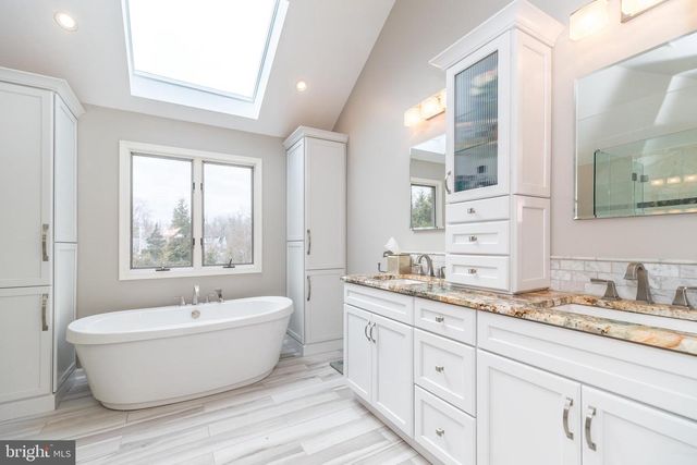 1710 THORNBURY LN, Maple Glen, PA 19002