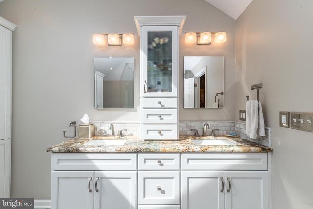 1710 THORNBURY LN, Maple Glen, PA 19002