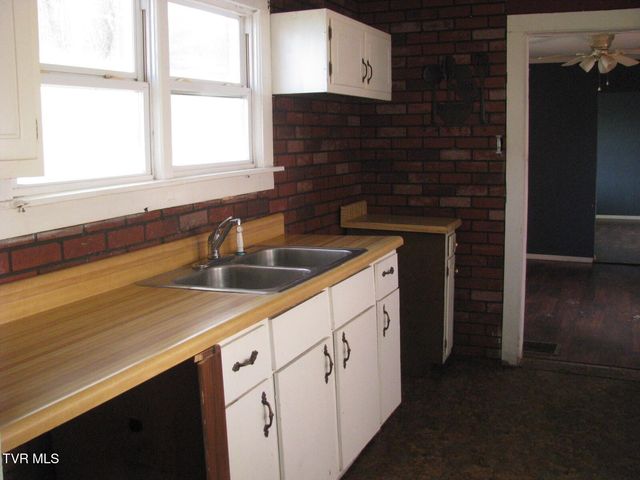 104 North Paperville Road, Bristol, TN 37620