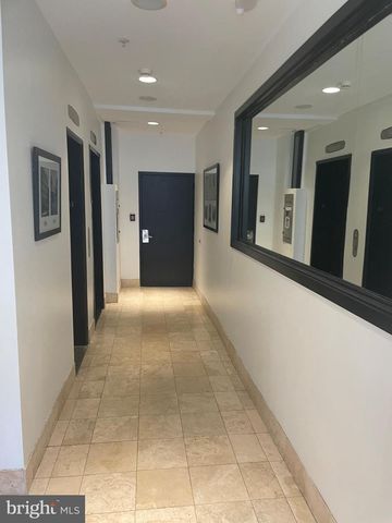 815 KING ST #4C, Alexandria, VA 22314