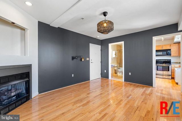 815 KING ST #4C, Alexandria, VA 22314