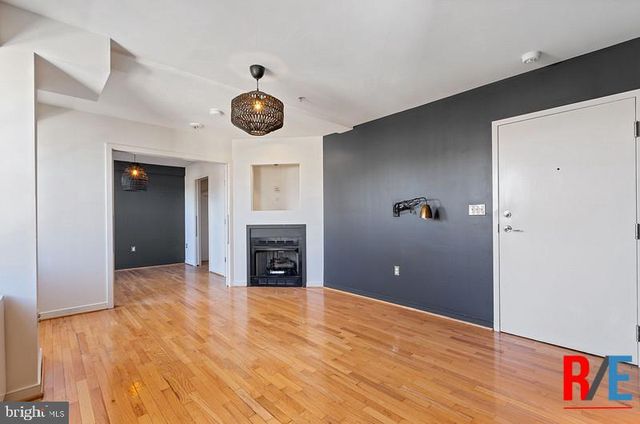 815 KING ST #4C, Alexandria, VA 22314