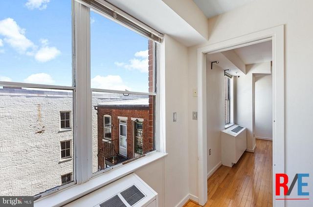 815 KING ST #4C, Alexandria, VA 22314