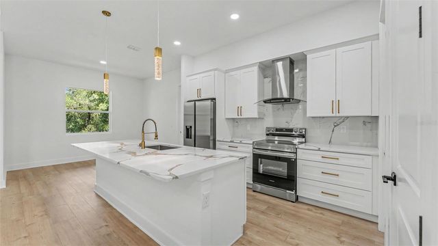 1483 HOLLY HILL ROAD, Davenport, FL 33837