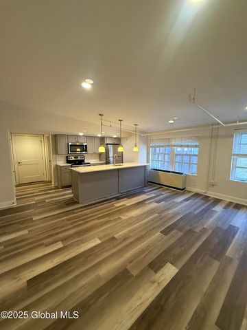 200 Broadway 306, Troy, NY 12180
