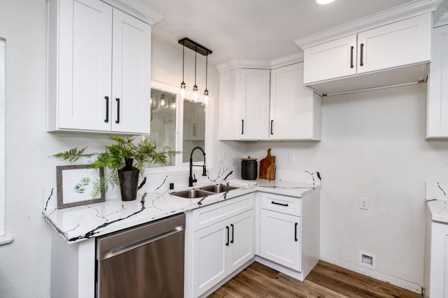 144 E Robinson Avenue, Fresno, CA 93704