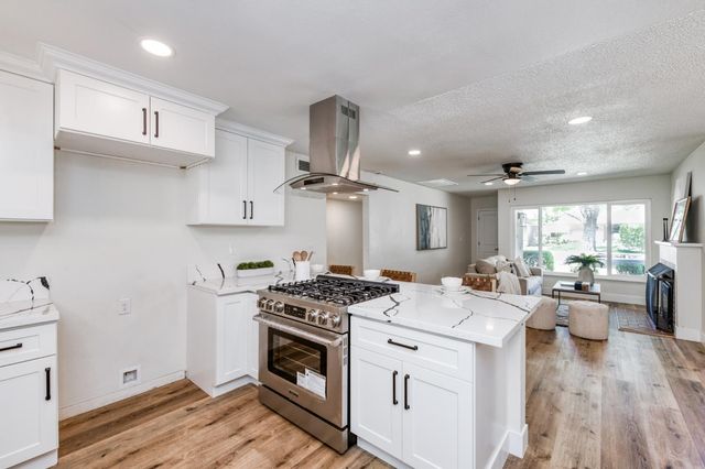 144 E Robinson Avenue, Fresno, CA 93704