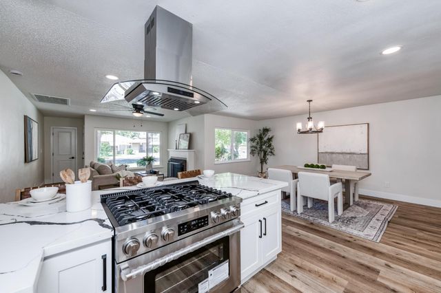 144 E Robinson Avenue, Fresno, CA 93704