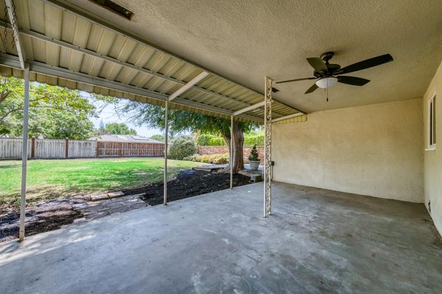 144 E Robinson Avenue, Fresno, CA 93704