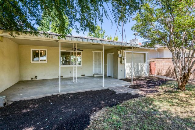 144 E Robinson Avenue, Fresno, CA 93704