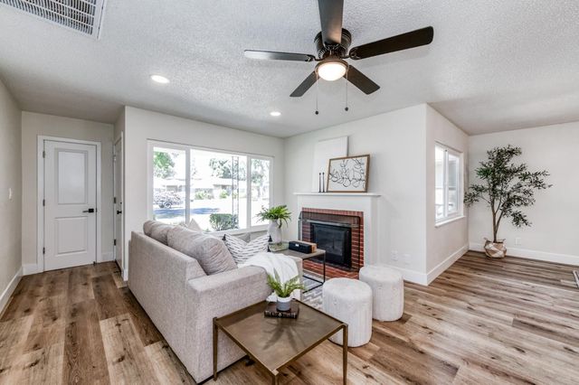 144 E Robinson Avenue, Fresno, CA 93704