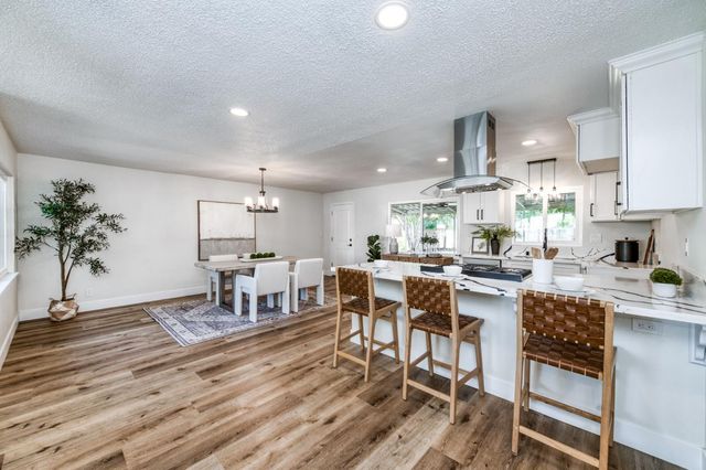 144 E Robinson Avenue, Fresno, CA 93704