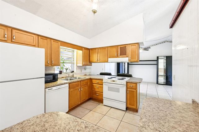 866 MCKENNY AVENUE, Deltona, FL 32725