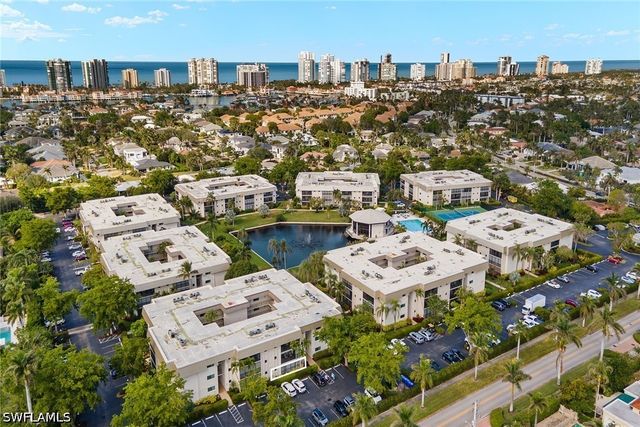 788 Park Shore DR C19, Naples, FL 34103