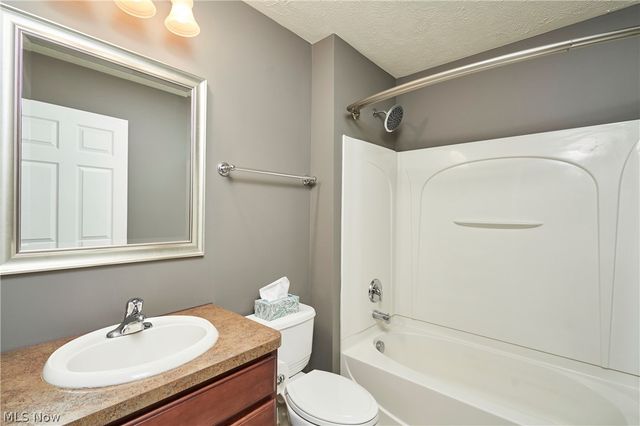 301 Kelsey Drive, Copley, OH 44321