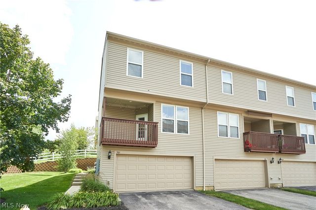 301 Kelsey Drive, Copley, OH 44321