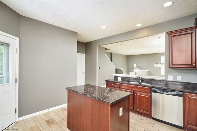 301 Kelsey Drive, Copley, OH 44321