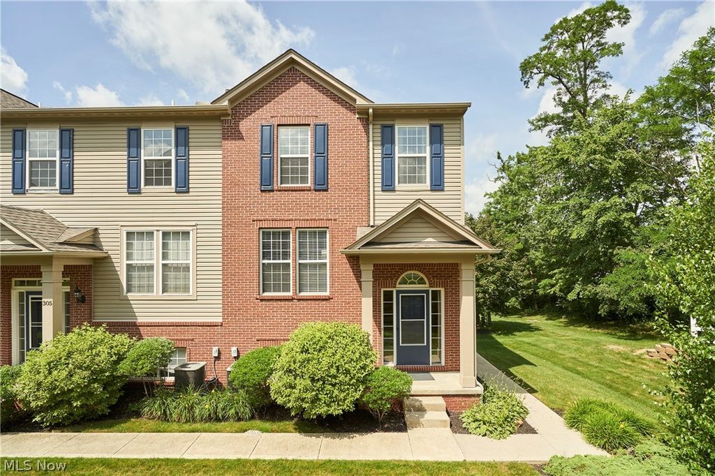301 Kelsey Drive, Copley, OH 44321