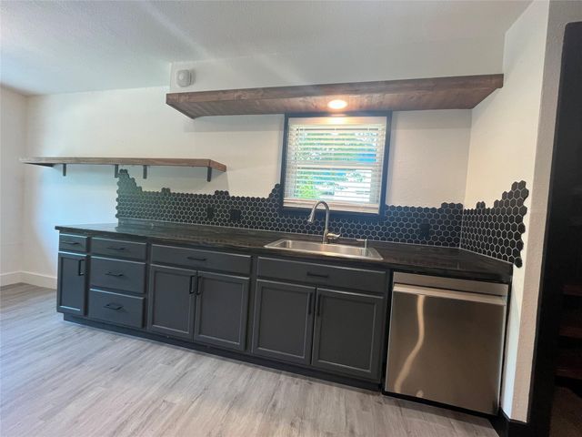 322 McClendon DR, Elgin, TX 78621