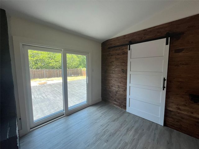322 McClendon DR, Elgin, TX 78621