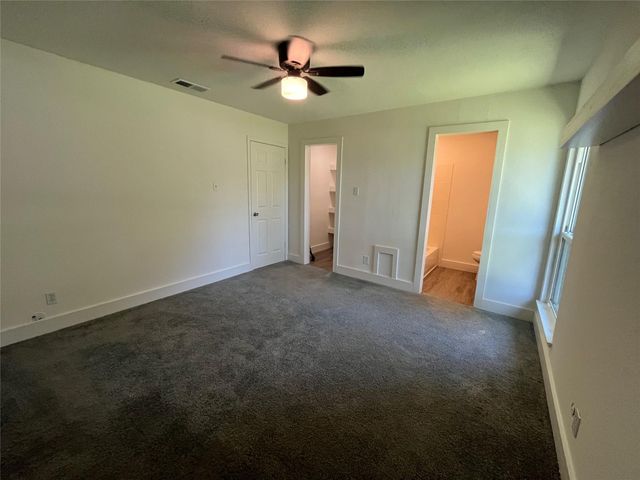 322 McClendon DR, Elgin, TX 78621