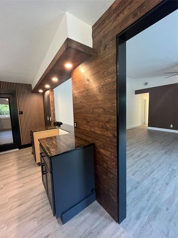 322 McClendon DR, Elgin, TX 78621
