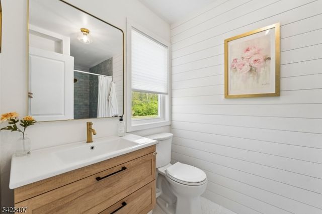 108 Beacon Hill Rd, Washington Twp., NJ 07830