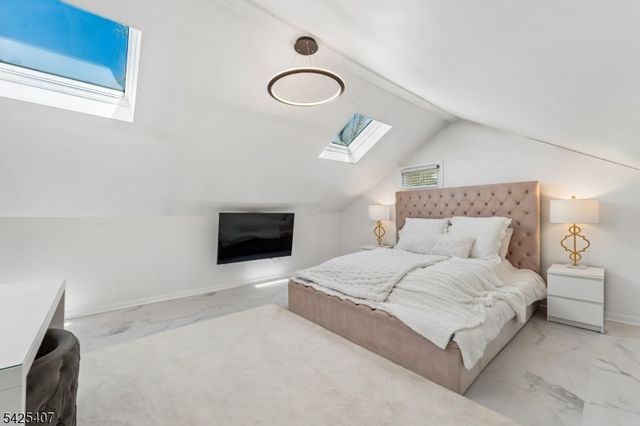 108 Beacon Hill Rd, Washington Twp., NJ 07830