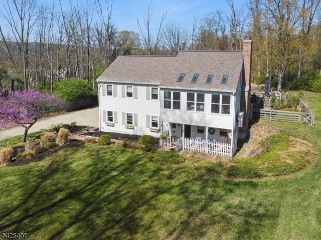 108 Beacon Hill Rd, Washington Twp., NJ 07830