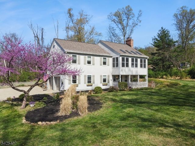 108 Beacon Hill Rd, Washington Twp., NJ 07830