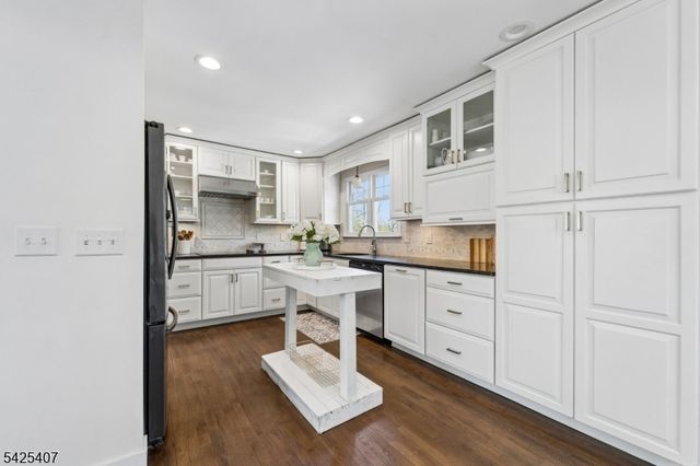 108 Beacon Hill Rd, Washington Twp., NJ 07830