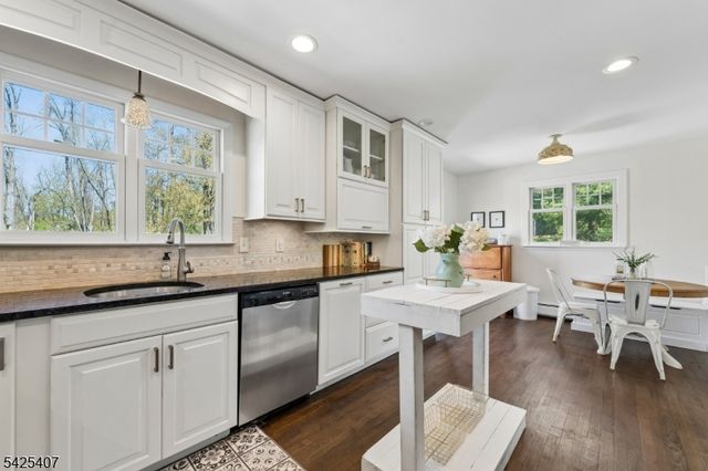 108 Beacon Hill Rd, Washington Twp., NJ 07830