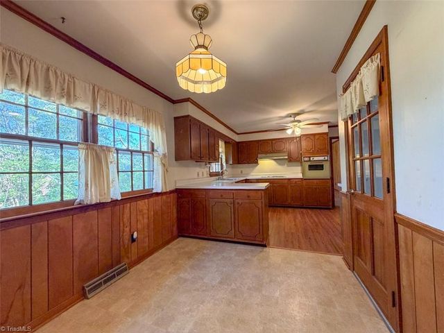 1303 Briarcliff Road, Burlington, NC 27215