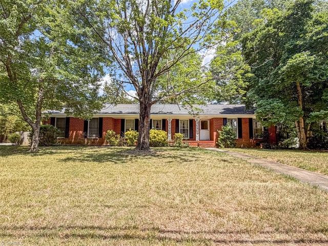 1303 Briarcliff Road, Burlington, NC 27215