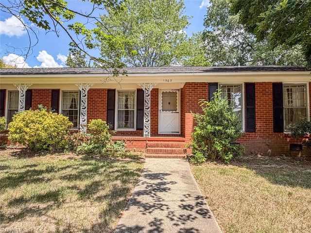 1303 Briarcliff Road, Burlington, NC 27215