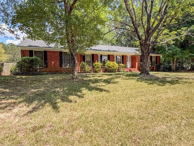 1303 Briarcliff Road, Burlington, NC 27215