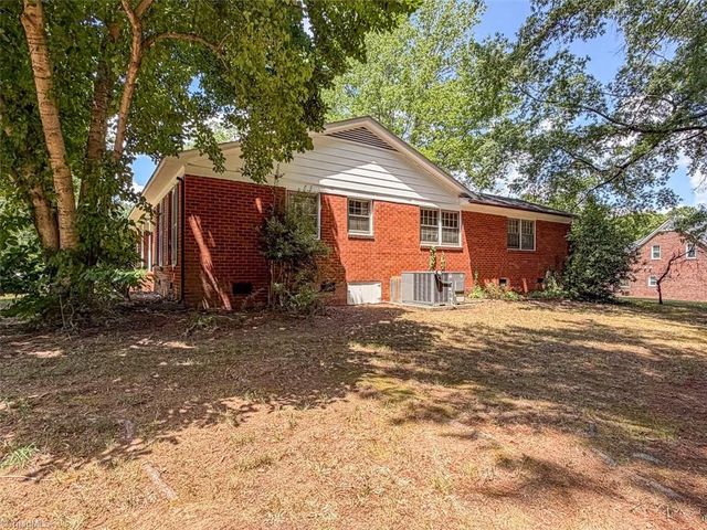1303 Briarcliff Road, Burlington, NC 27215