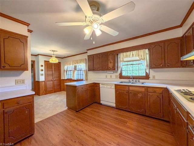 1303 Briarcliff Road, Burlington, NC 27215