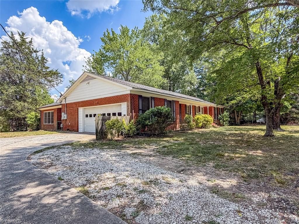 1303 Briarcliff Road, Burlington, NC 27215