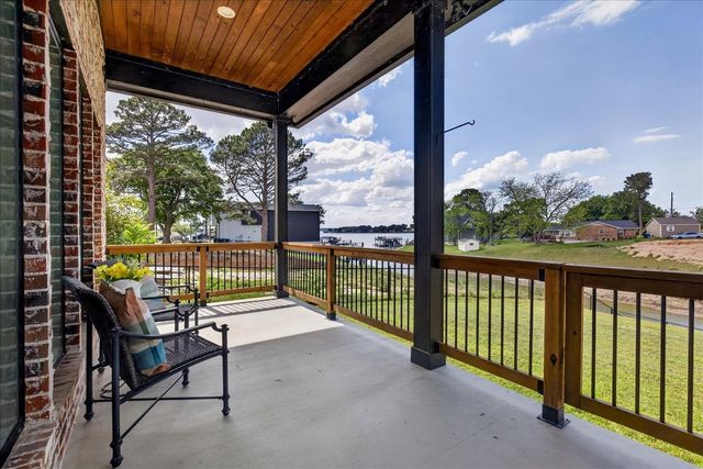 245 Autumn Wood Trail, Gun Barrel City, TX 75156