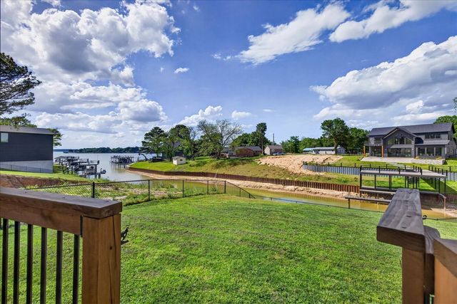 245 Autumn Wood Trail, Gun Barrel City, TX 75156