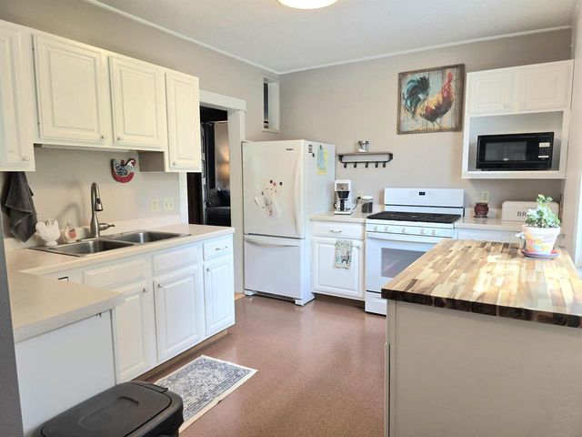W6581 Meyer Road, New Lisbon, WI 53950