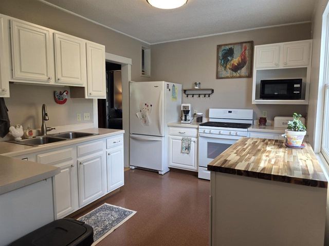 W6581 Meyer Road, New Lisbon, WI 53950