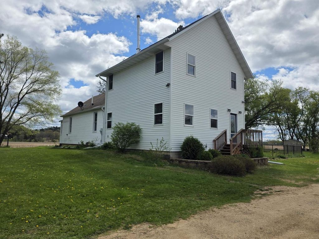 W6581 Meyer Road, New Lisbon, WI 53950