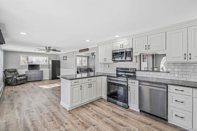 19 Osborne Avenue, Mount Sinai, NY 11766