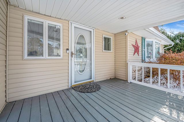 19 Osborne Avenue, Mount Sinai, NY 11766