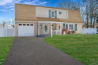 19 Osborne Avenue, Mount Sinai, NY 11766