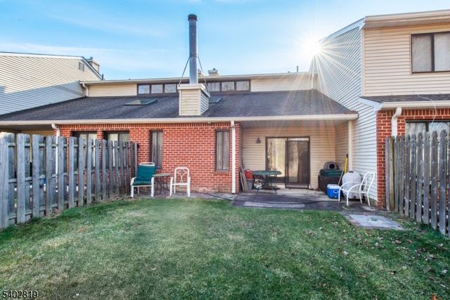 107 Nightingale Ct, Old Bridge Twp., NJ 08857