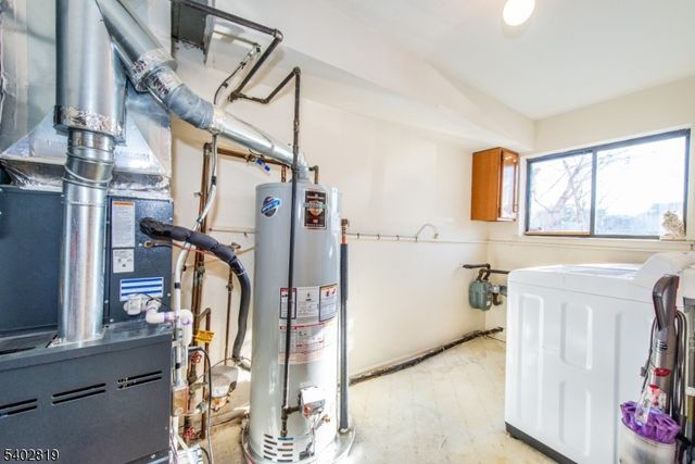 107 Nightingale Ct, Old Bridge Twp., NJ 08857