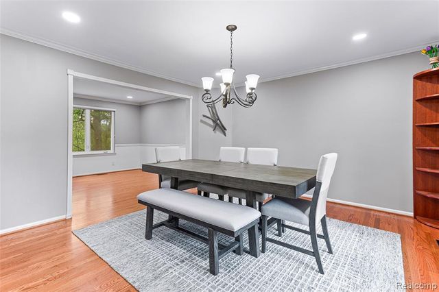 2328 Chestnut Circle, Lake Orion, MI 48360